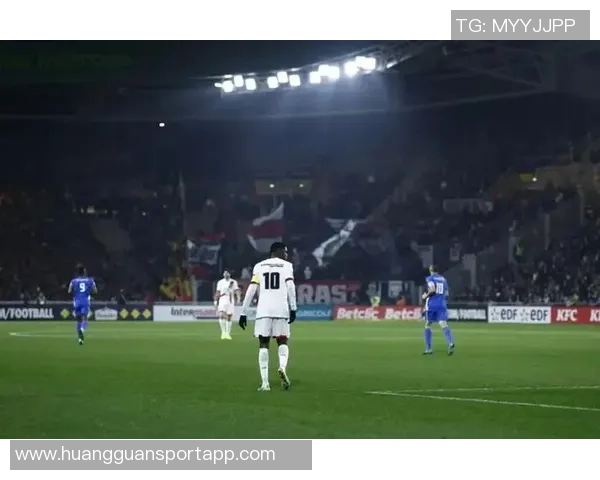 法国杯32强抽签结果揭晓斯特拉斯堡对决敦刻尔克旺代丰特奈迎战巴黎圣日耳曼